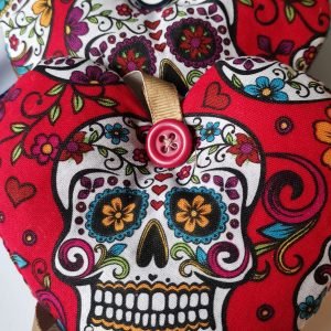 Large colourful white skull on red heart - pic 5