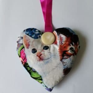 Heart with white kitten head number 7 - pic 1
